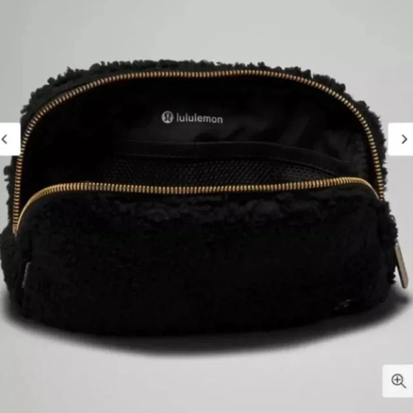 NWT Lululemon Everywhere Belt Bag Black Fleece with Gold Hardware 1L - Picture 3 of 6